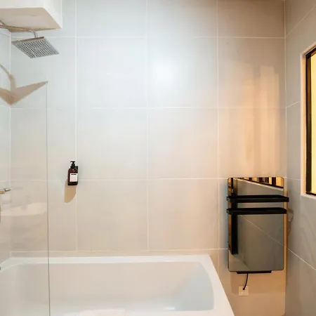 Du Vieux Cosy & Calme - Le Quarantaine Apartment